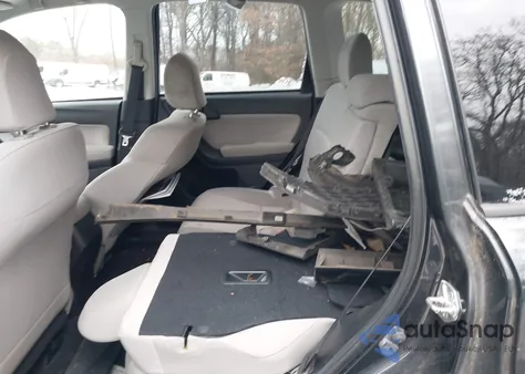 2015 Subaru Forester 2.5I Premium z USA, uszkodzony, nr VIN JF2SJADC9FH498145